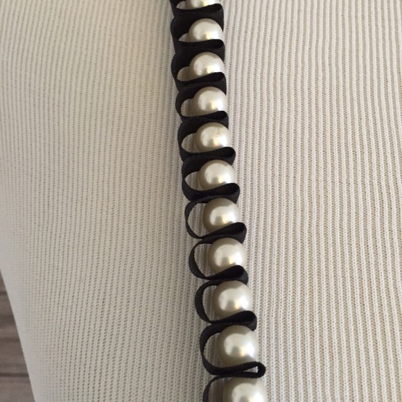 Pearls and Ribbon - Picture 2 of 3